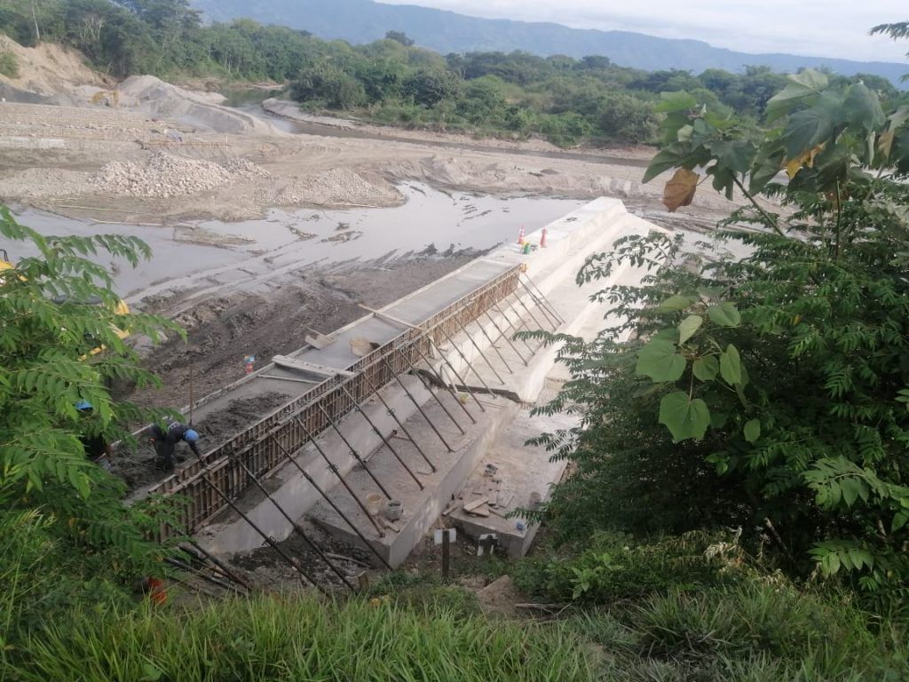 Obras civiles para protección de orillas del río Purnio