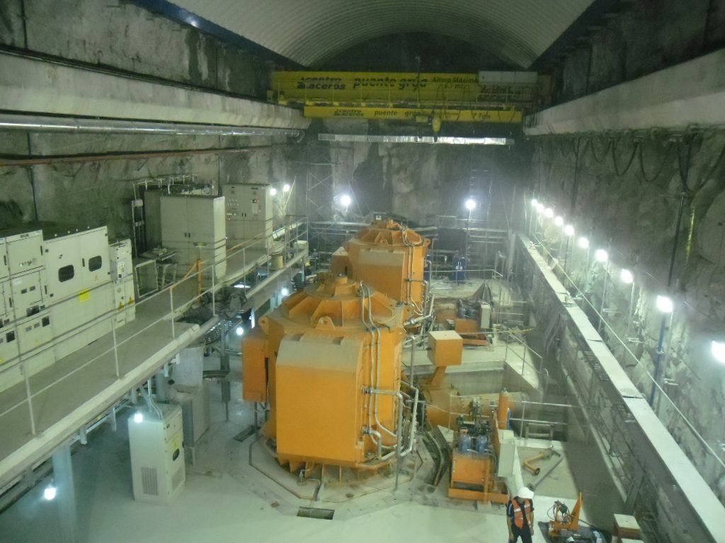 Construcción microcentral hidroeléctrica Montañitas