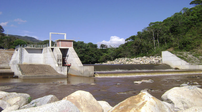 Captación Río Grande hidroeléctrica Montañitas