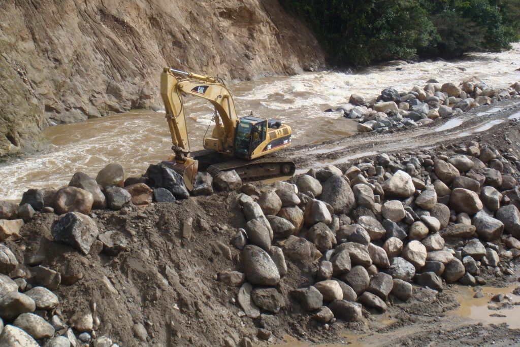 Ataguía y presa río Grande PCH Montañitas