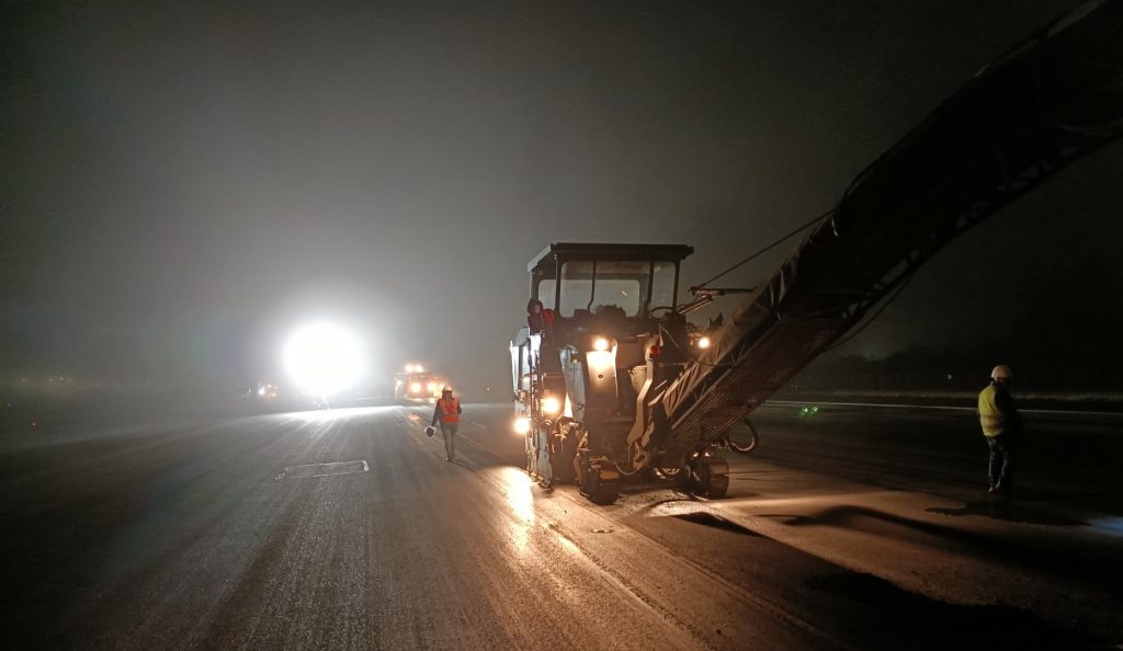 Pavimentación Pista Aeropuerto J.M.C.