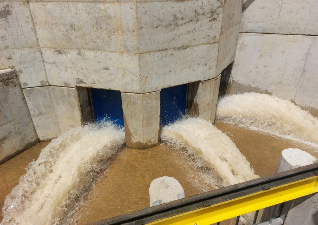 Construcción microcentral hidroeléctrica Caracolí