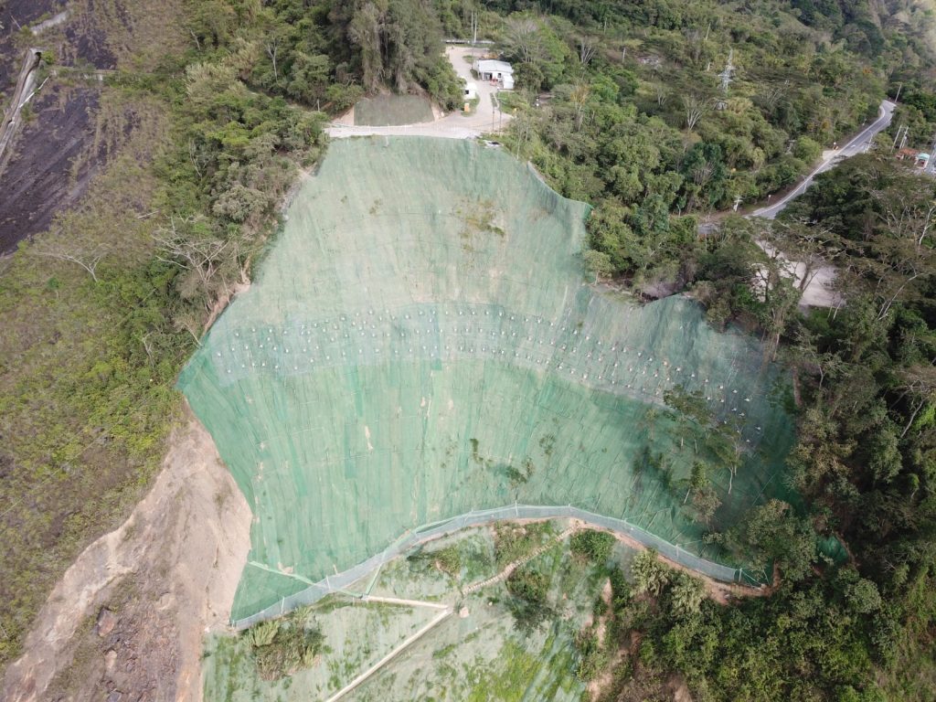 Obras de estabilización de talud PCH -Tunjita