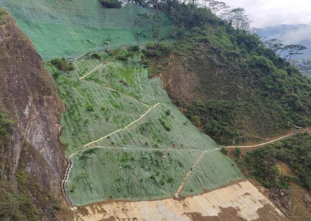 Obras de estabilización de talud PCH -Tunjita